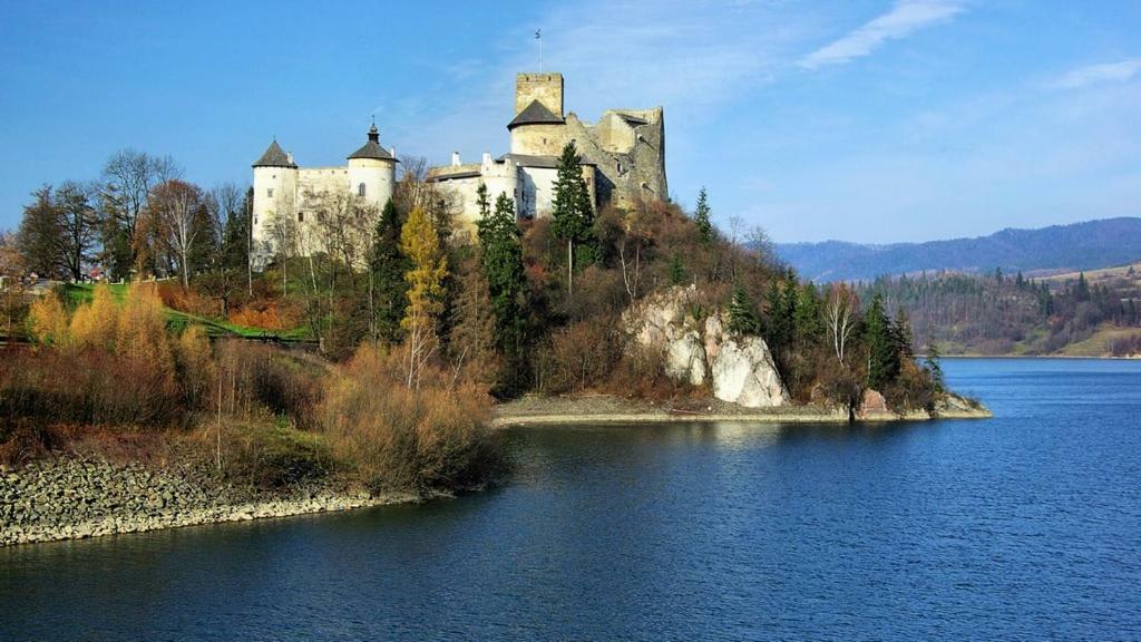 Penzion Pod Troma Korunami Cerveny Klastor Exterior photo