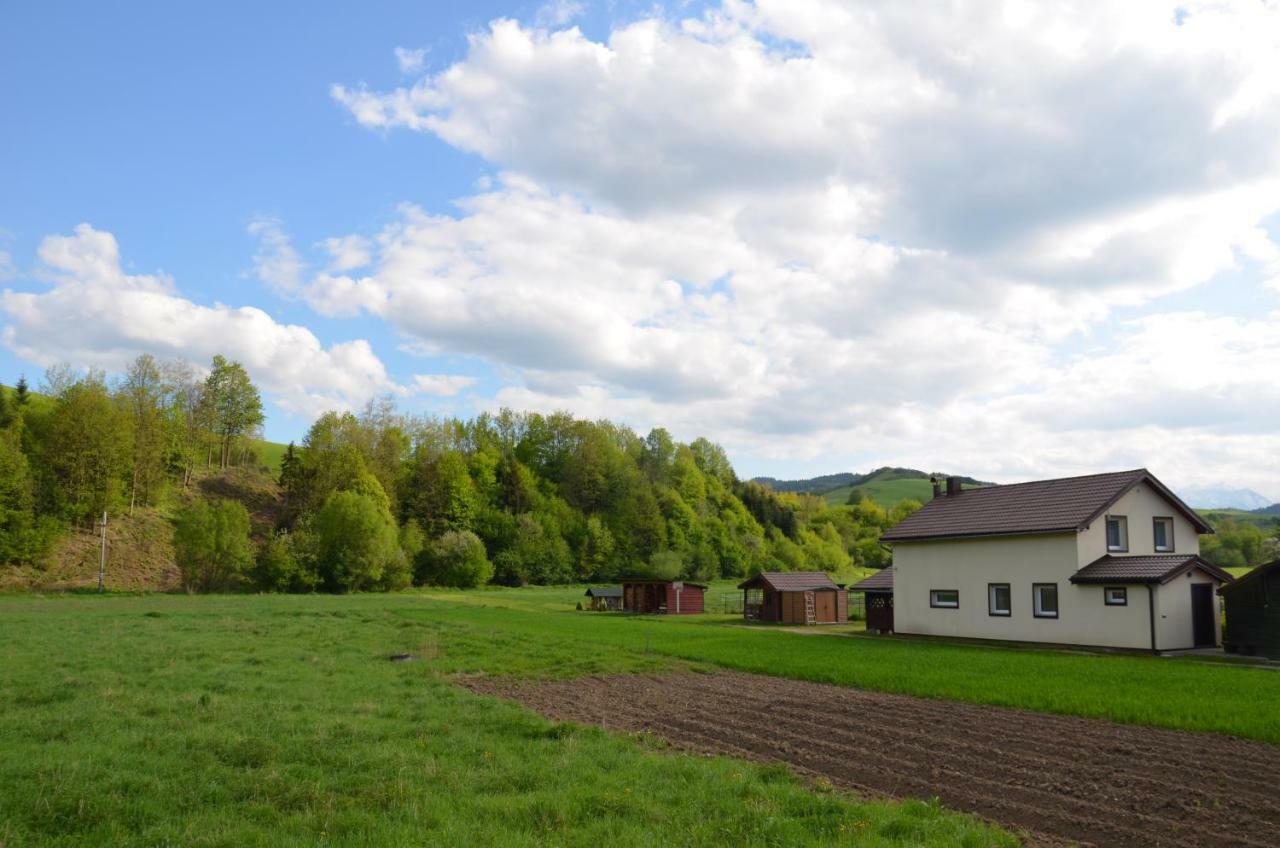 Penzion Pod Troma Korunami Cerveny Klastor Exterior photo